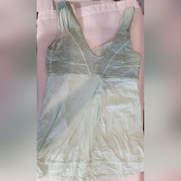 Lululemon tank top - Picture 2 of 3